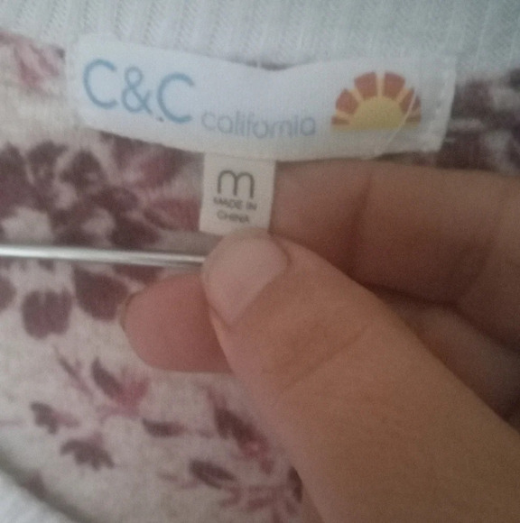 C&C California Floral V Neck Long Sleeve Soft Jersey Rib Knit Trim Size Medium - Picture 5 of 8